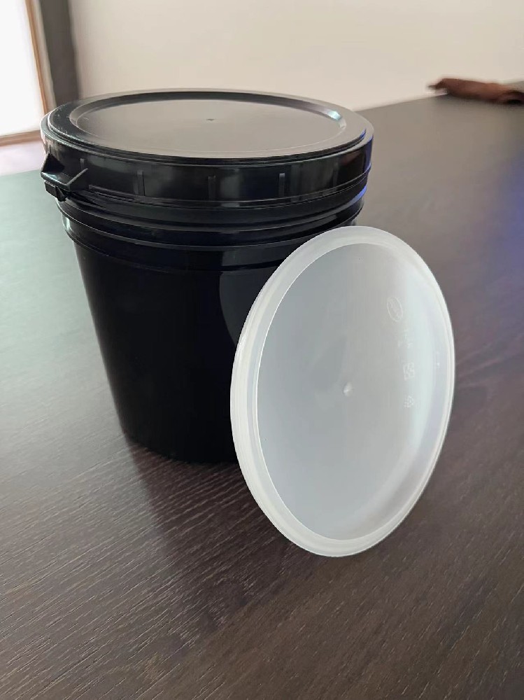 1L 黑色塑胶桶（含内塞）